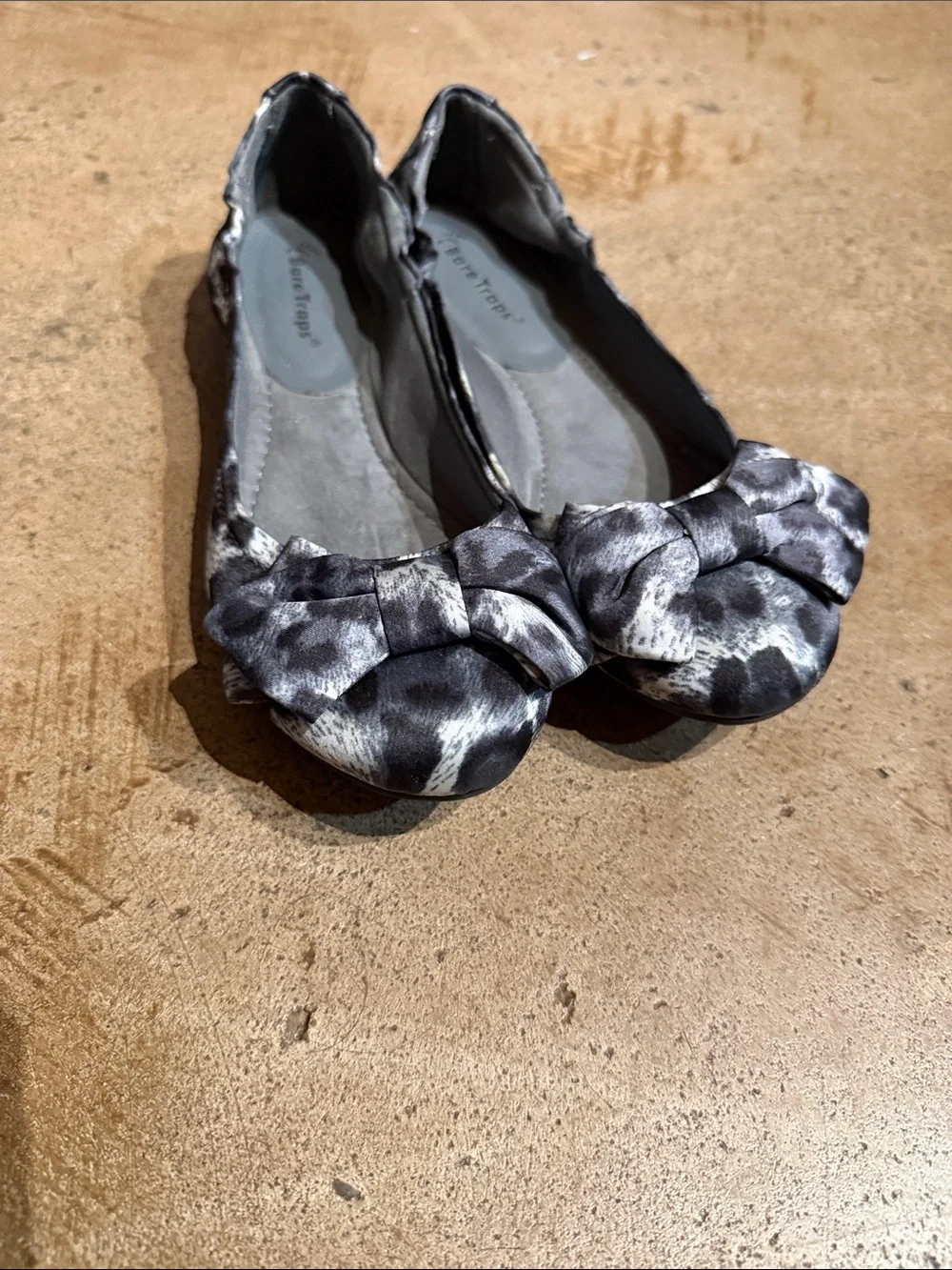 Bare Traps Lucy Ballet Bow Flats
